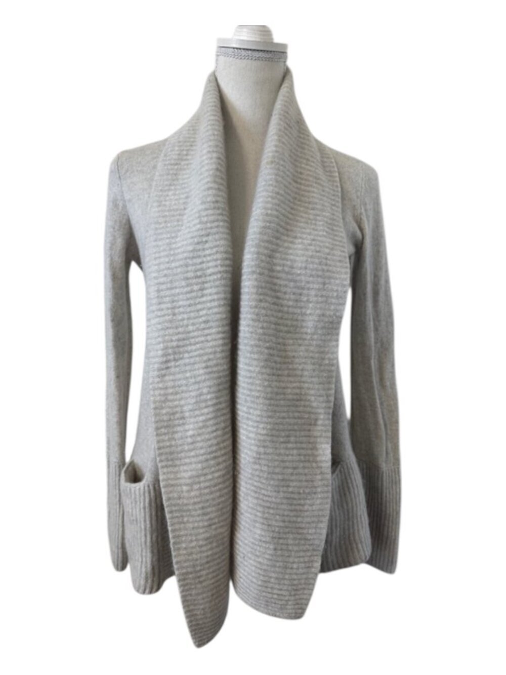 Saks Fifth Avenue Cashmere Cardigan Sweater Womens Size Medium Gray Quiet Luxury